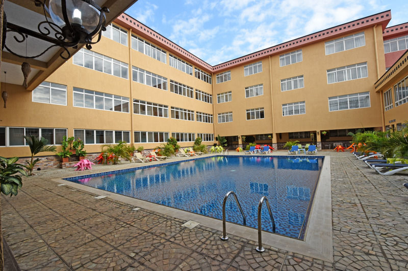 Imperial Golf View Hotel Entebbe Buitenkant foto
