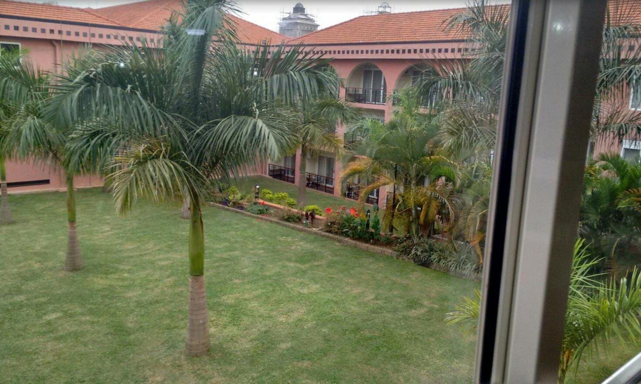 Imperial Golf View Hotel Entebbe Buitenkant foto