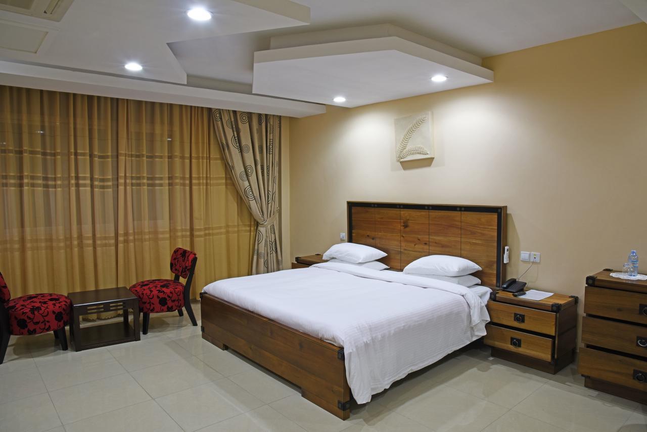 Imperial Golf View Hotel Entebbe Buitenkant foto