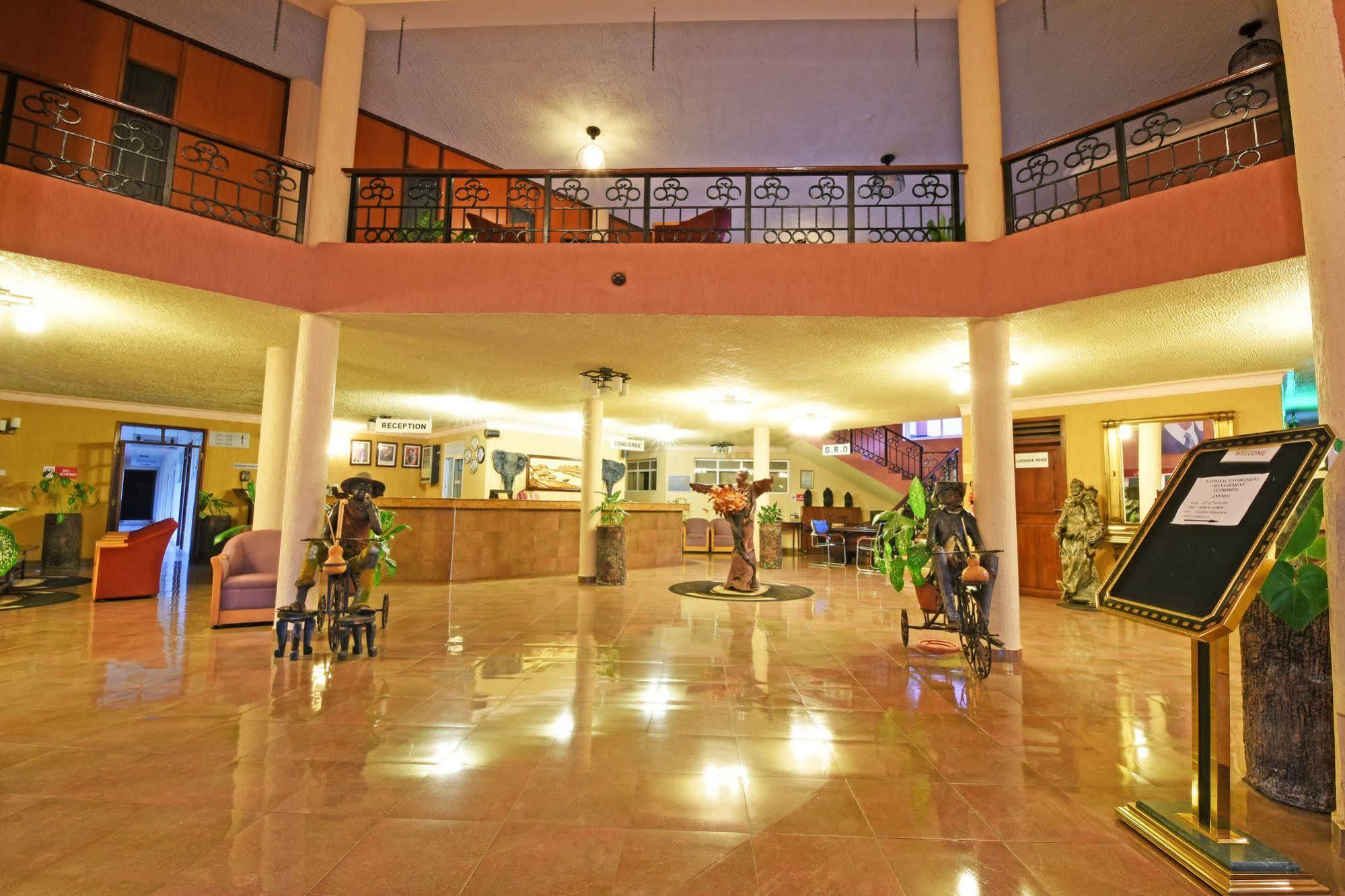 Imperial Golf View Hotel Entebbe Buitenkant foto